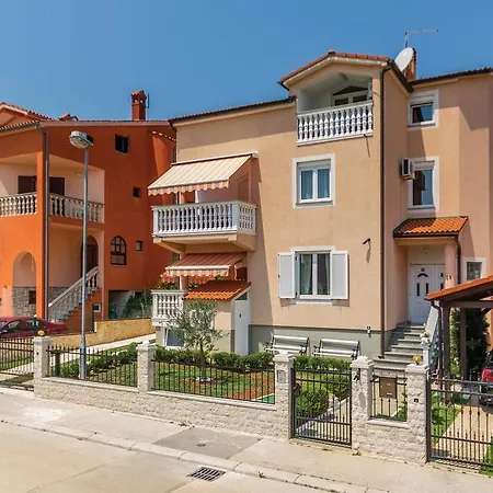 Senoina Iii * Pula
