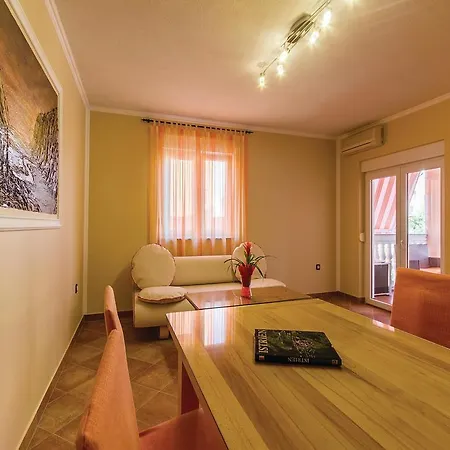 Apartment Senoina Iii Pula