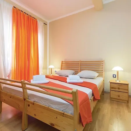 Senoina Iii Apartment *